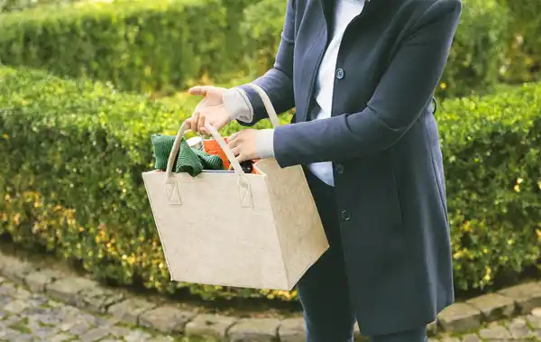 Bild 3 von IDEENWELT Filz-Shopper beige