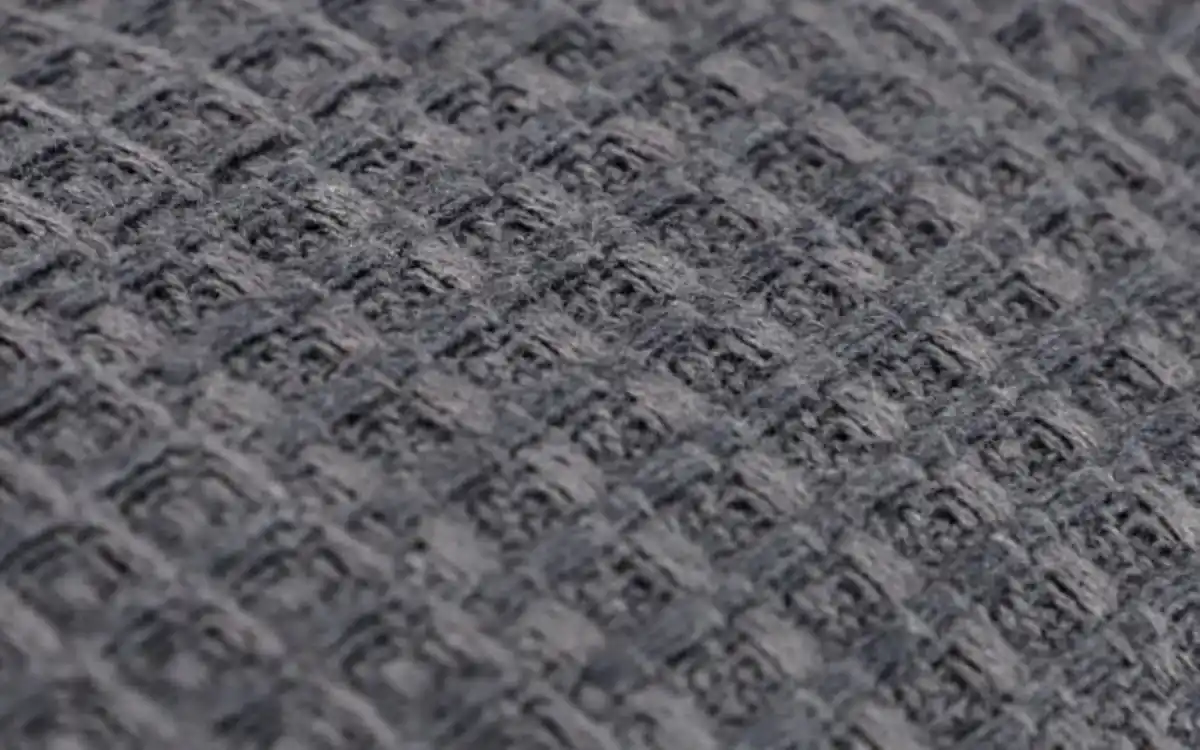 Bild 4 von Zierkissenhülle Waffle, anthrazit, 30 x 50 cm