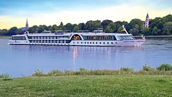 Bild 1 von Kreuzfahrten Mosel, Saar & Rhein: Kreuzfahrt mit MS COMPASS OPERA ab/an Köln oder von Düsseldorf nach Köln