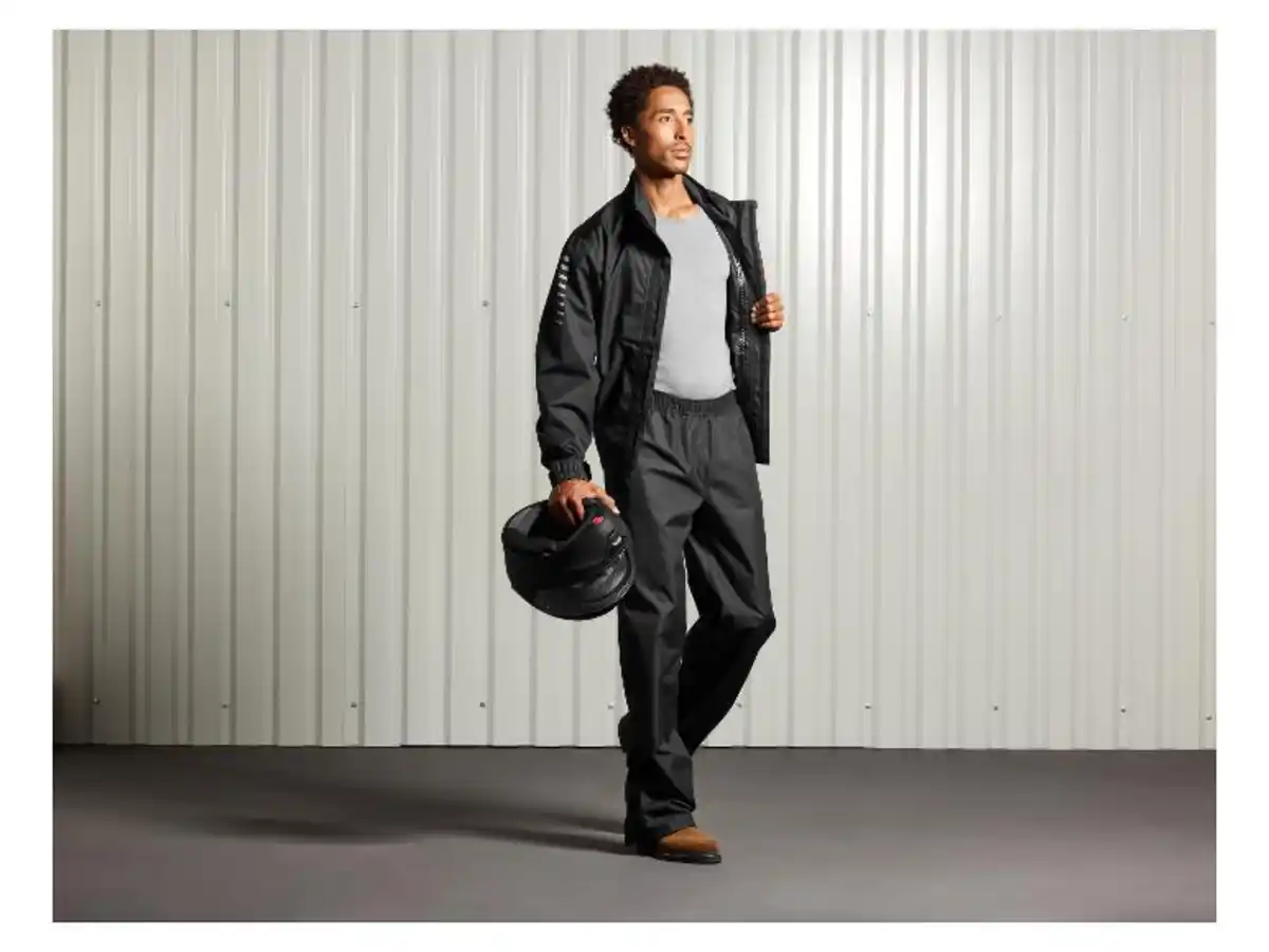 Bild 2 von CRIVIT Herren Regenhose, atmungsaktiv, wind- und wasserdicht