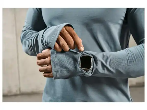 Bild 4 von CRIVIT Herren Funktionsshirt, mit Smartwatchöffnung