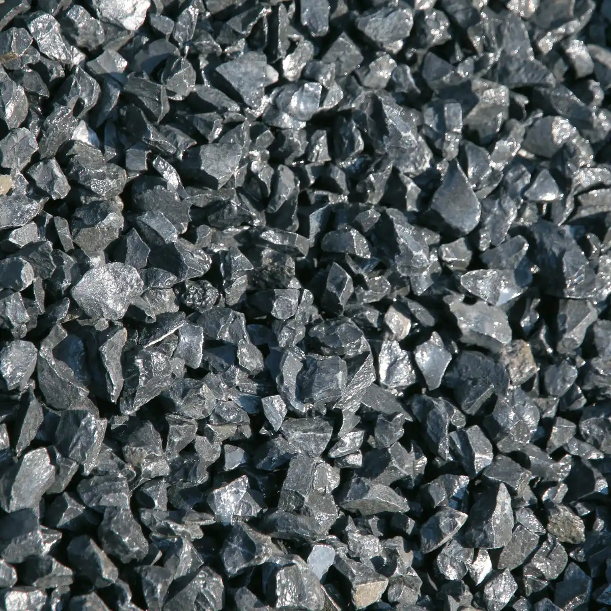Bild 1 von Edelsplitt Basalt 2 - 5 mm grau/schwarz 25 kg