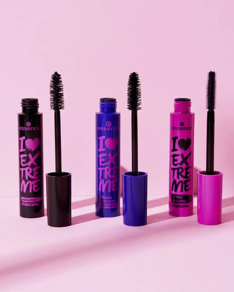 Bild 2 von essence I LOVE EXTREME volume mascara 01, 12 ml