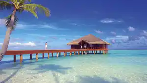 Schwimmender Traum - Deine Wasservilla im Paradies - 4* Medhufushi Island Resort