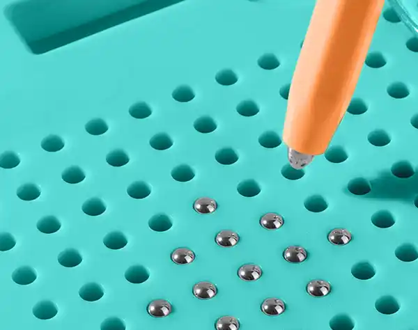 Bild 3 von IDEENWELT Magisches Magnetspiel türkis