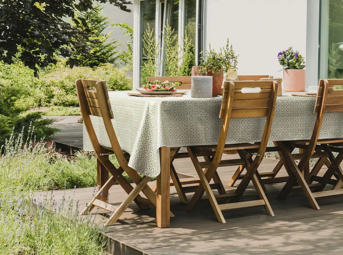 Bild 2 von IDEENWELT Abwischbare Tischdecke mit Kachel-Muster