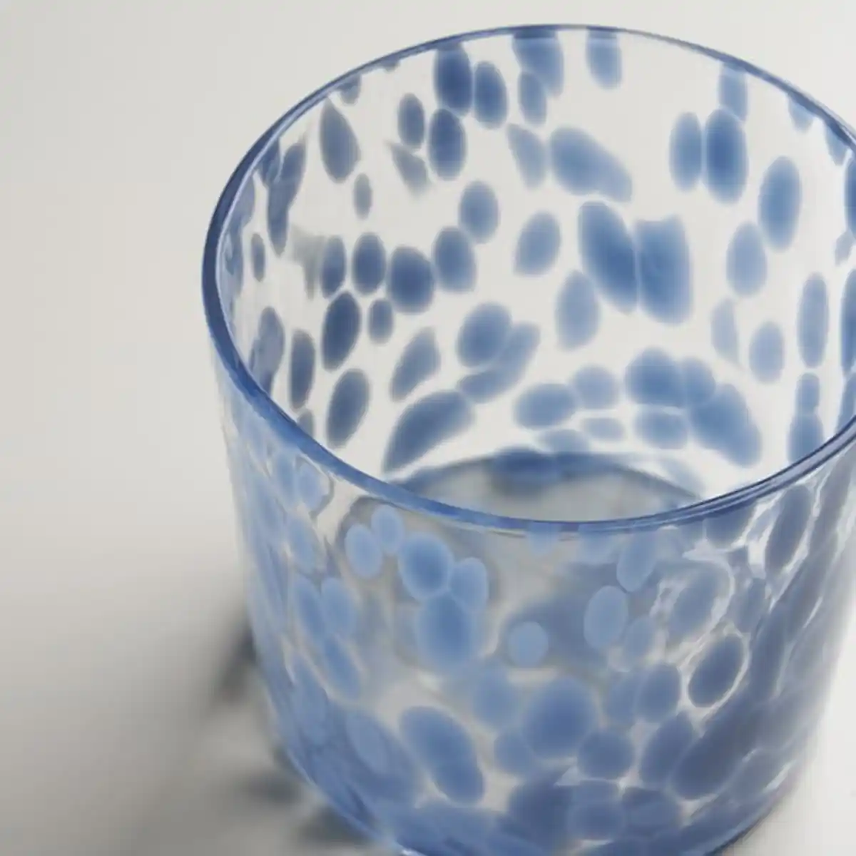 Bild 3 von ULLSYREN Übertopf, Punkte blau 12 cm