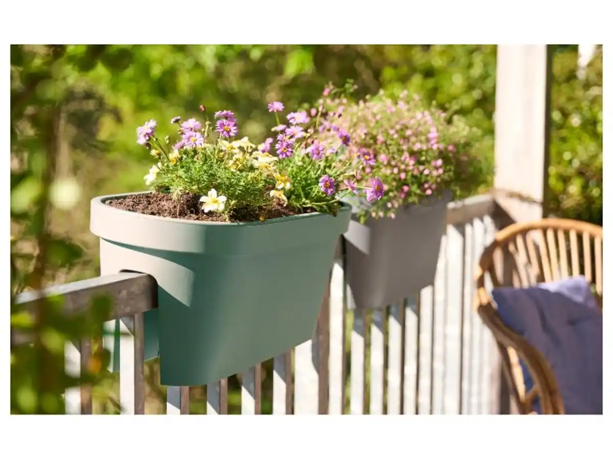 Bild 2 von Geländer-Blumentopf, aus 100 % recyceltem Plastik