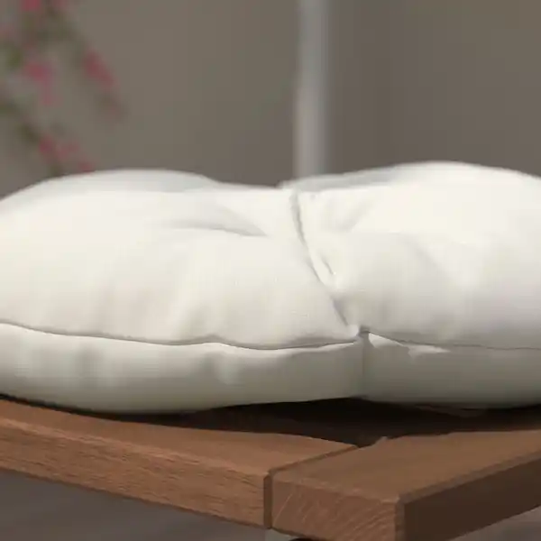 Bild 2 von KUDDARNA Stuhlpolster/außen, helles Graubeige 35 cm