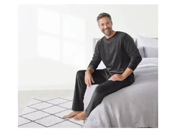 Bild 3 von LIVERGY® Herren Pyjama aus kuschelig weicher Nicki-Qualität