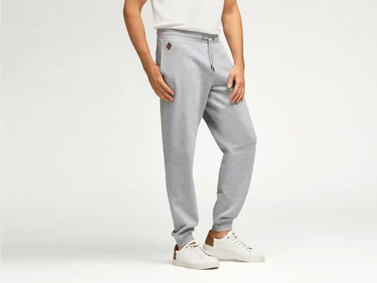 Bild 3 von LIVERGY® Herren Sweathose mit Patch und Gesäßtasche