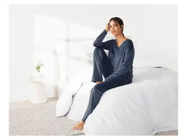 Bild 4 von esmara® Damen Pyjama aus kuschelig weicher Nicki-Qualität