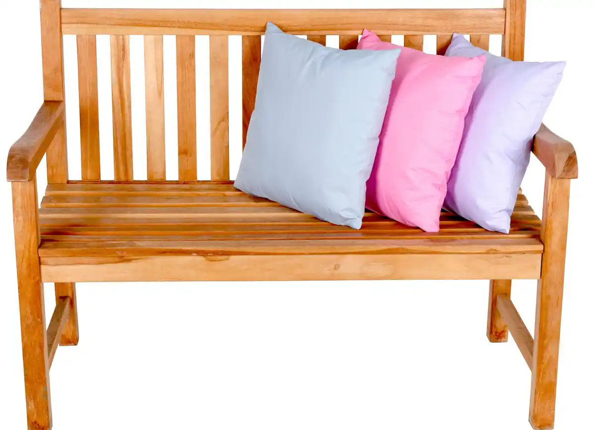 Bild 1 von Outdoorkissen 45x45cm Das besonders hübsche Dekokissen hält ohne Probleme einem Regenschauer stand und eignet sich daher ideal zur Verschönerung Ihres Außenbereiches.