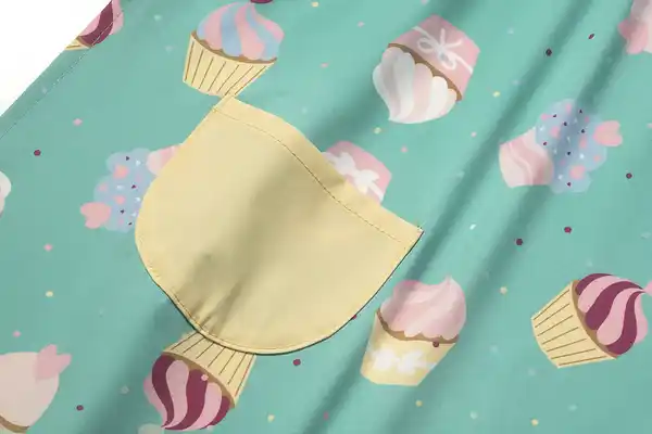 Bild 2 von IDEENWELT Kinder-Küchenschürze abwischbar Cupcakes