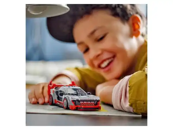 Bild 2 von LEGO® Speed Champions 76921 »Audi S1 e-tron quattro Rennwagen«