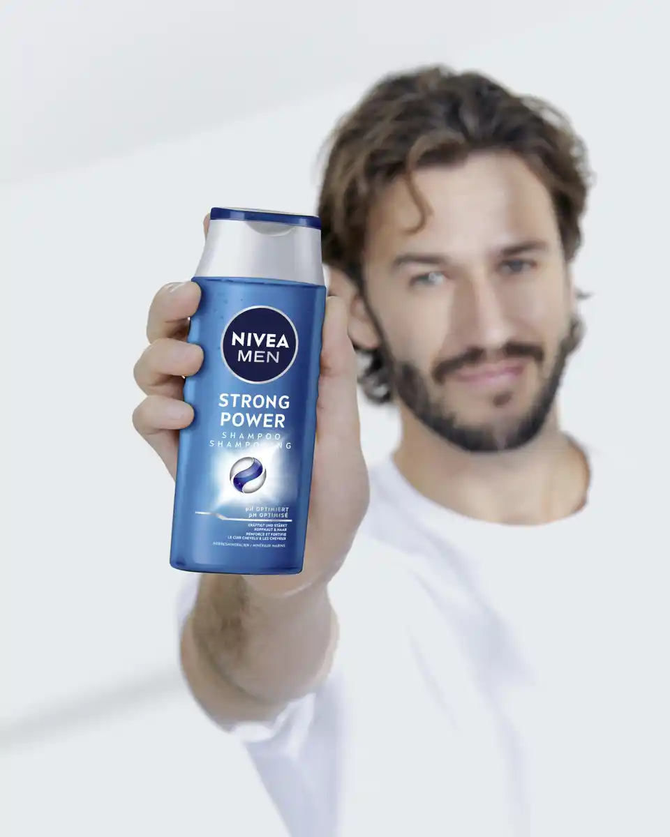 Bild 3 von NIVEA MEN Strong Power Shampoo, 250 ml