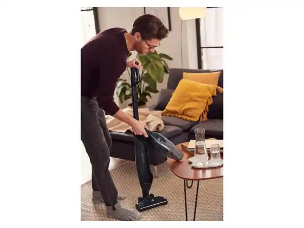 Bild 2 von SILVERCREST® 2 in 1: Hand- und Stielstaubsauger, kabellose Nutzung