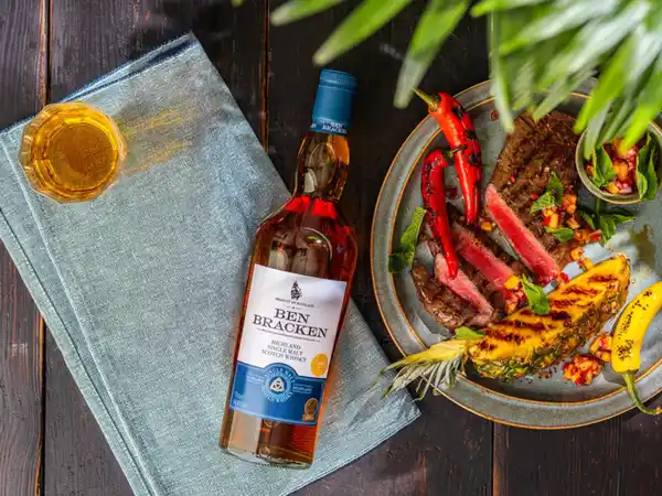 Bild 2 von Ben Bracken Highland Single Malt Scotch Whisky mit Geschenkbox 40% Vol