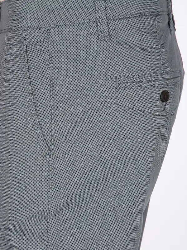 Bild 4 von Herren Chino mit Minimalmuster Blau