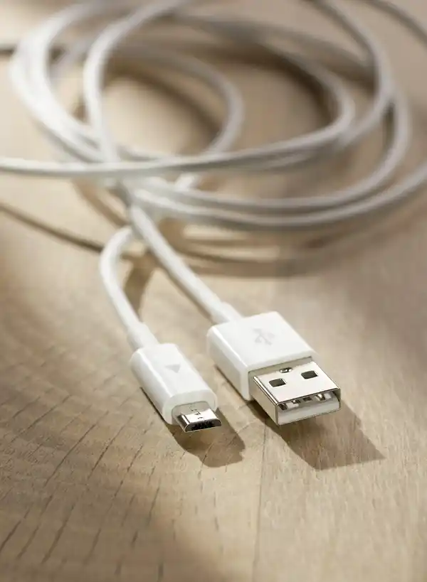 Bild 3 von IDEENWELT Best Basics Lade- und Datenkabel USB-A auf Micro-USB