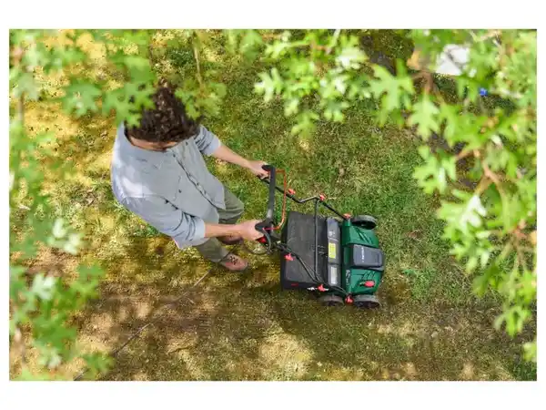 Bild 2 von PARKSIDE® 2-in-1 Elektro-Vertikutierer und Rasenlüfter »PELV 1800 A1«, mit 4-stufiger Tiefeneinstellung