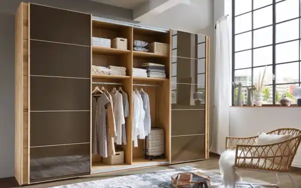 Bild 3 von Wiemann - Schlafzimmer Cardiff , Eiche bianco teilmassiv, 180 x 200 cm, Schrank 330 x 223 cm