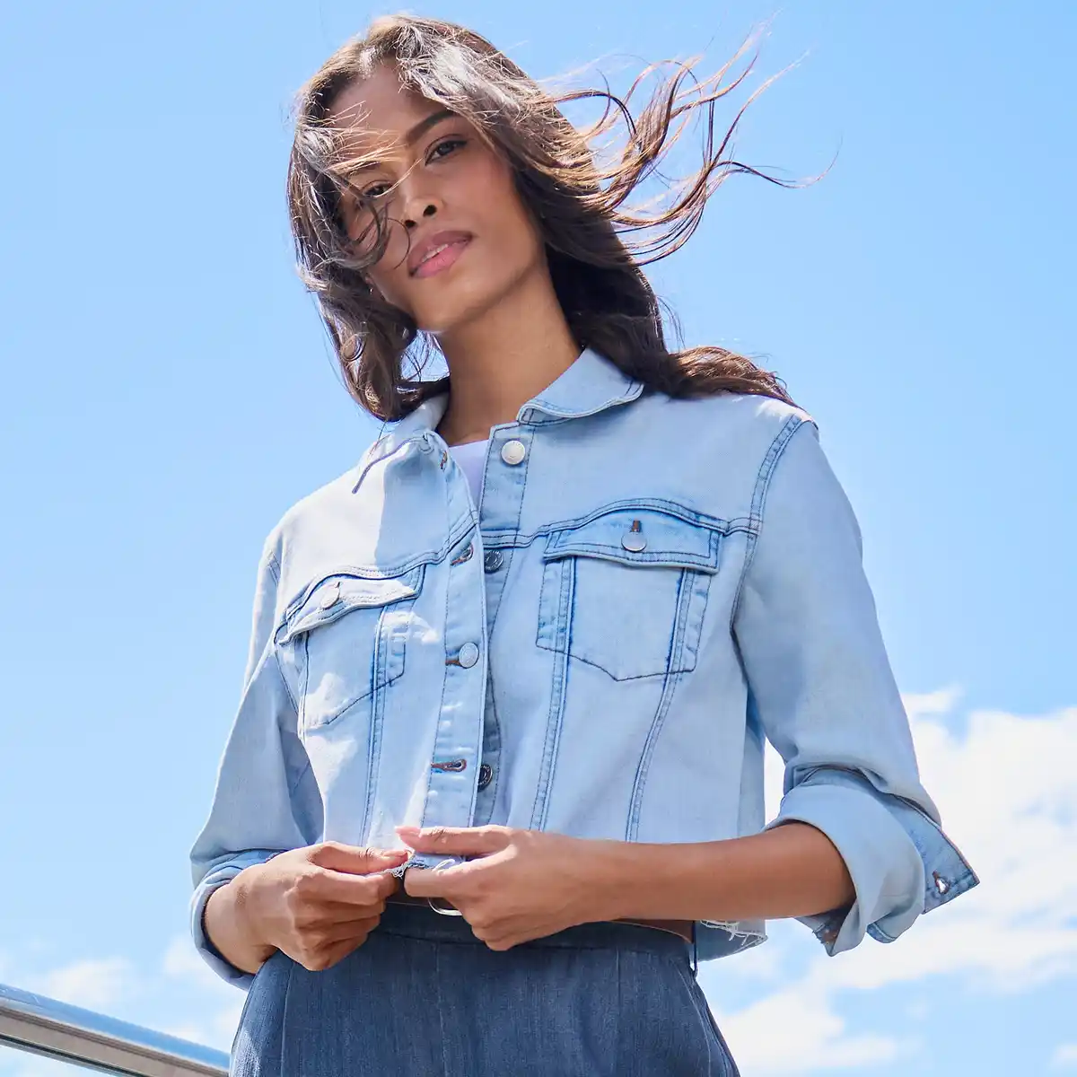 Bild 1 von Damen-Jeansjacke mit offener Saumkante