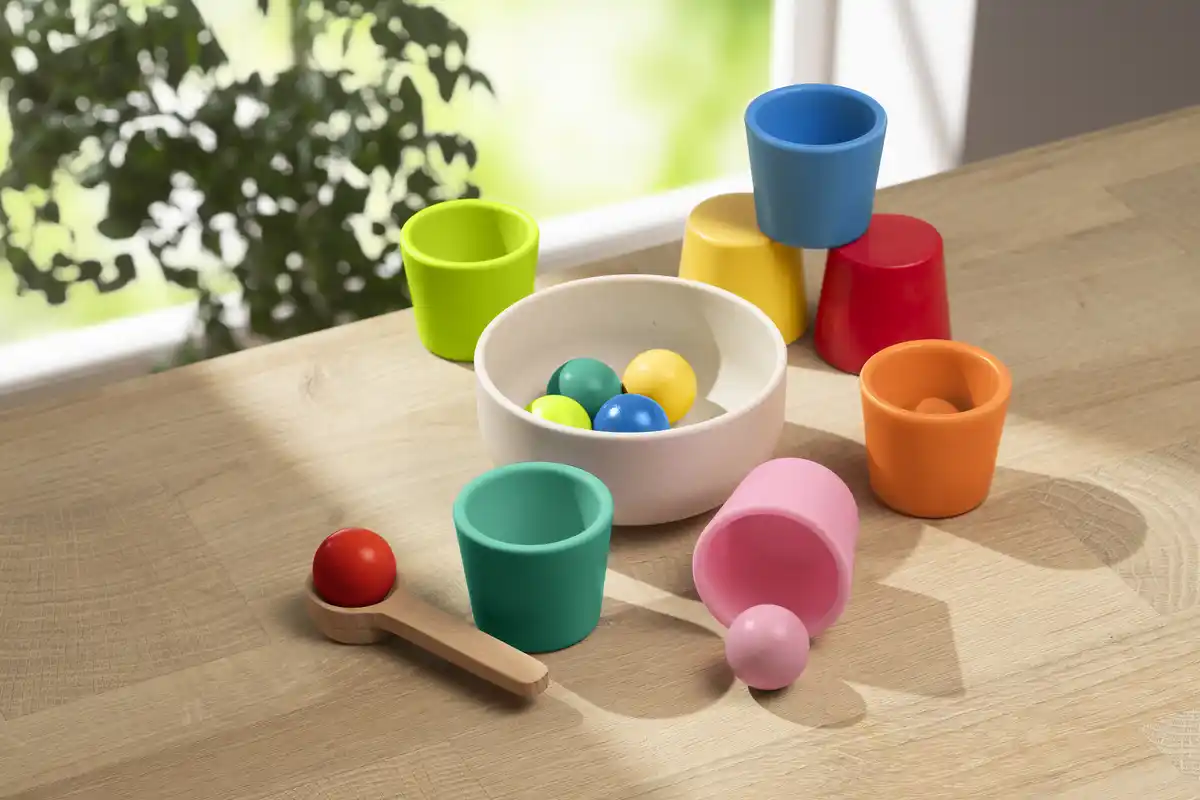 Bild 4 von IDEENWELT Montessori-Becherspiel
