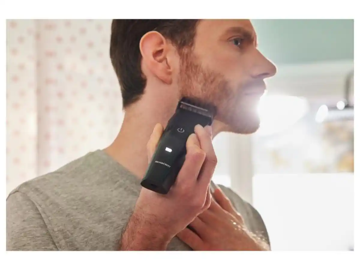 Bild 2 von SILVERCREST® PERSONAL CARE Haarschneider mit 2 Kammaufsätzen Haarschneidemaschine mit 2 Kammaufsätzen Elektrischer Haarschneider mit 2 Kammaufsätzen