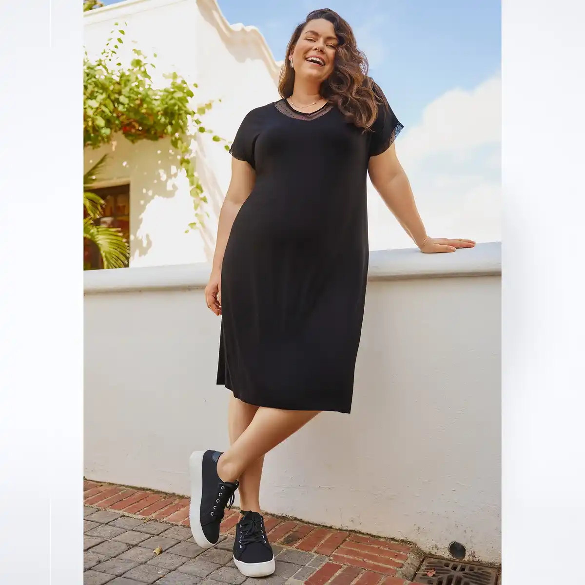 Bild 1 von Damen-Kleid mit V-Ausschnitt, große Größen