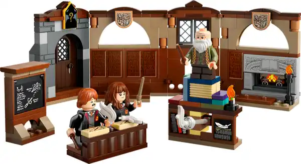 Bild 2 von LEGO 76442 Schloss Hogwarts™: Zauberkunstunterricht