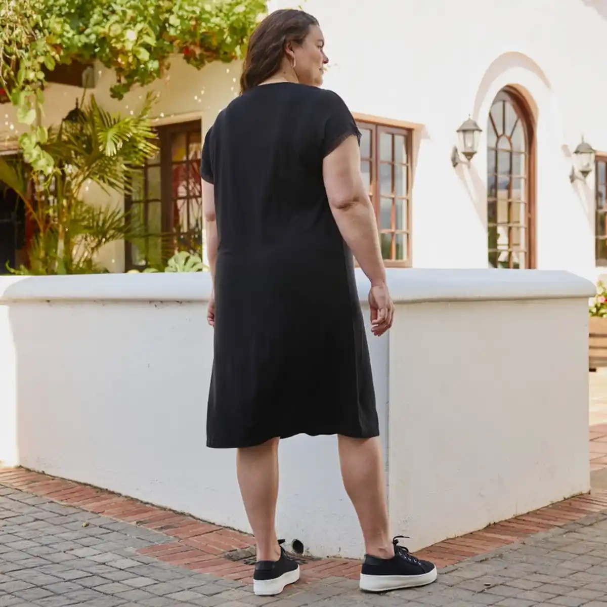 Bild 4 von Damen-Kleid mit V-Ausschnitt, große Größen