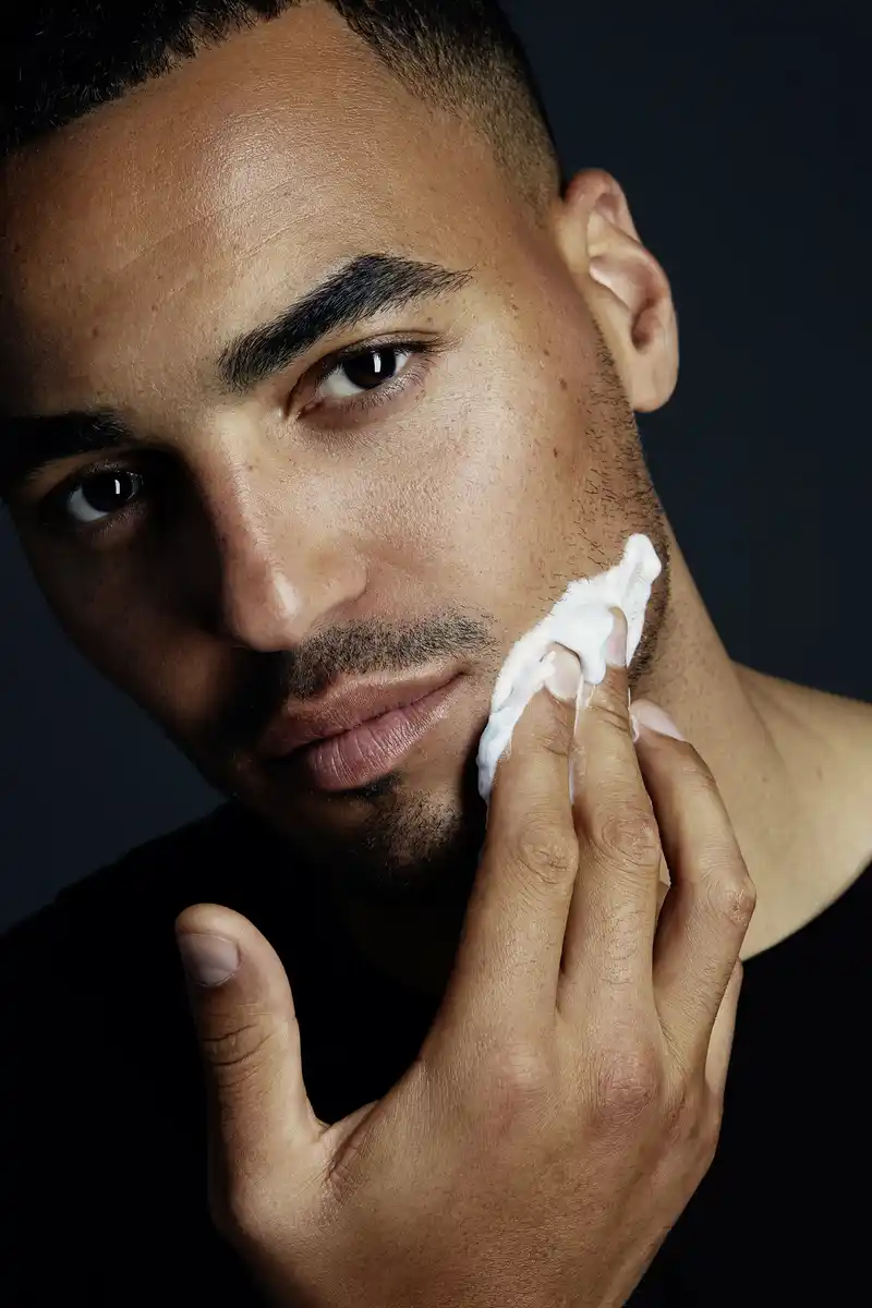 Bild 3 von NIVEA MEN Protect+Care Rasierschaum, 200 ml