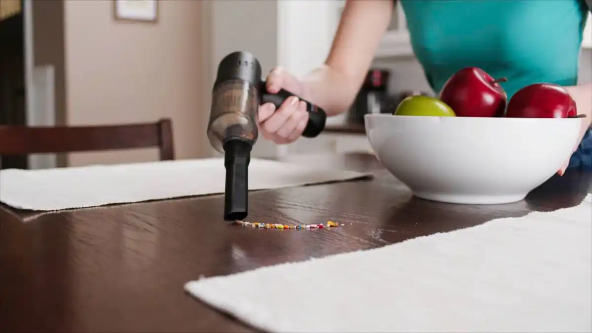 Bild 3 von LIVINGTON Akku-Handstaubsauger »Pocket Vac«