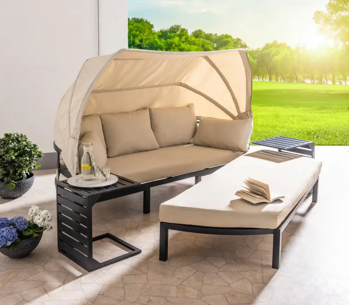 Bild 2 von Alu-Strandkorblounge inkl. 2 integriertem Tisch & Sonnendach und Kissen, creme