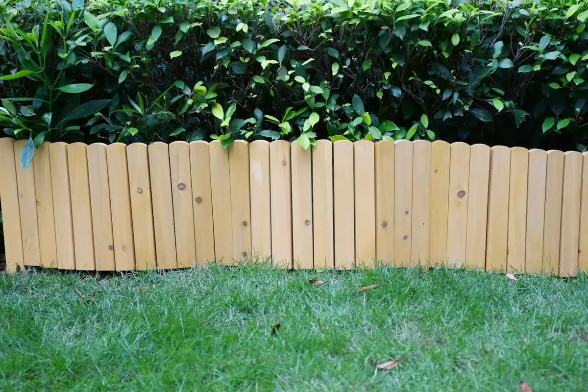 Bild 2 von Rollzaun aus Holz, ca. 203 x 40 / 60 x 1,7cm - Natur