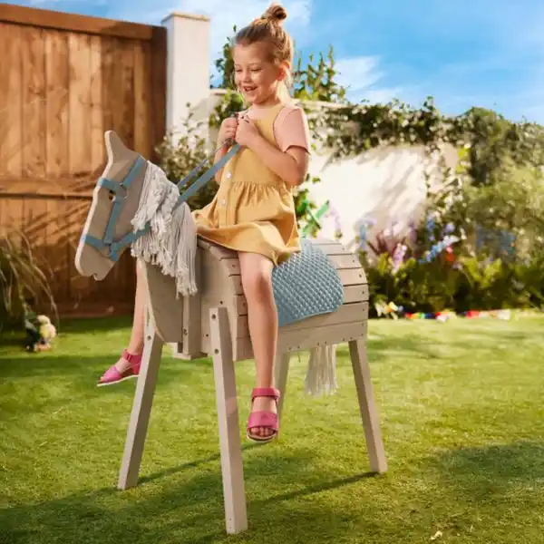 Bild 2 von PLAYLAND Holzpferd