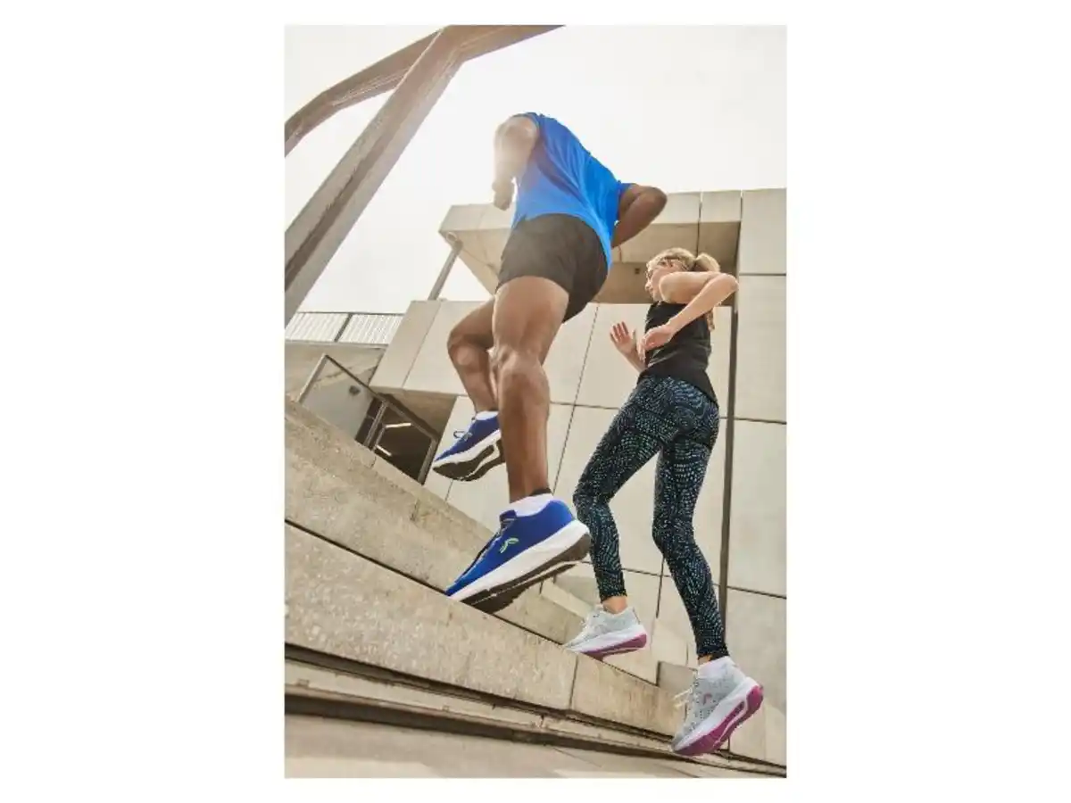 Bild 3 von CRIVIT Damen Funktionstop, mit Ringerrücken