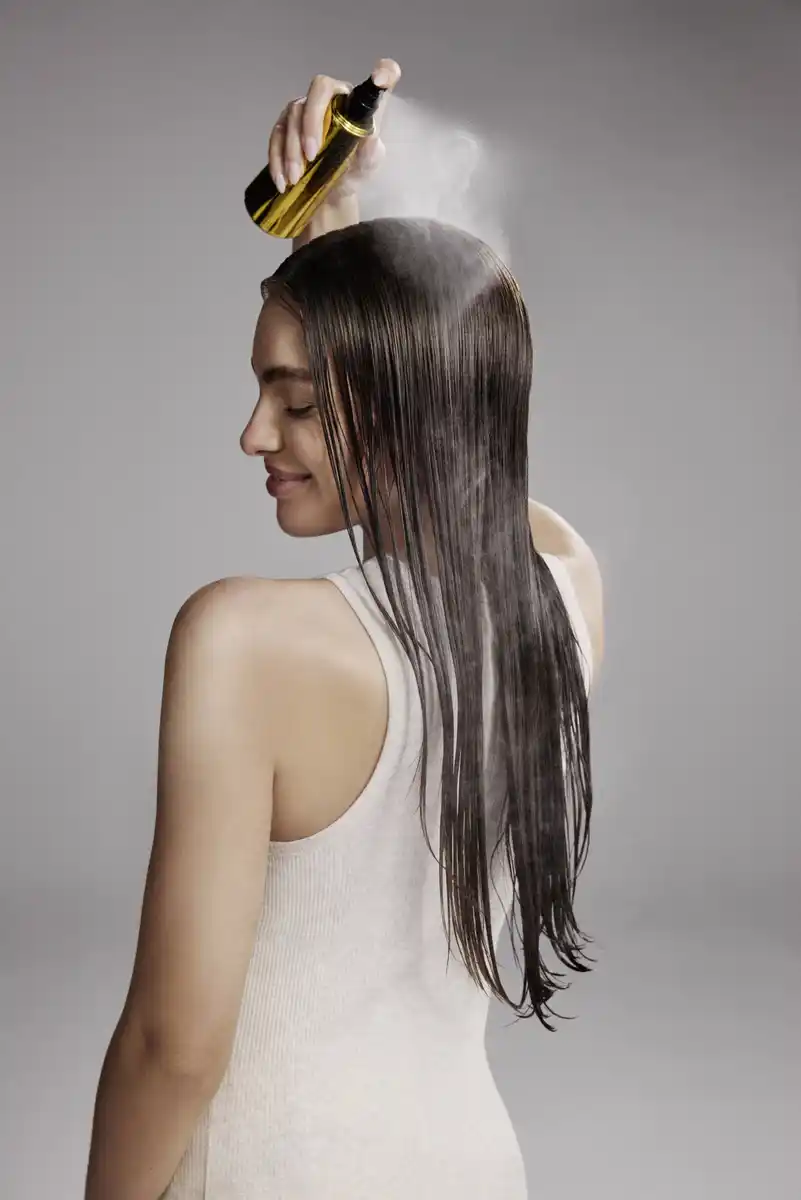 Bild 3 von NEQI Diamond Glass Styling Spray, 180 ml