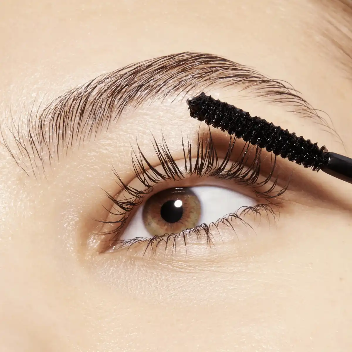 Bild 2 von Catrice Curl Freeze Lash Styling Gel 010 Milky Black Tint, 8 ml