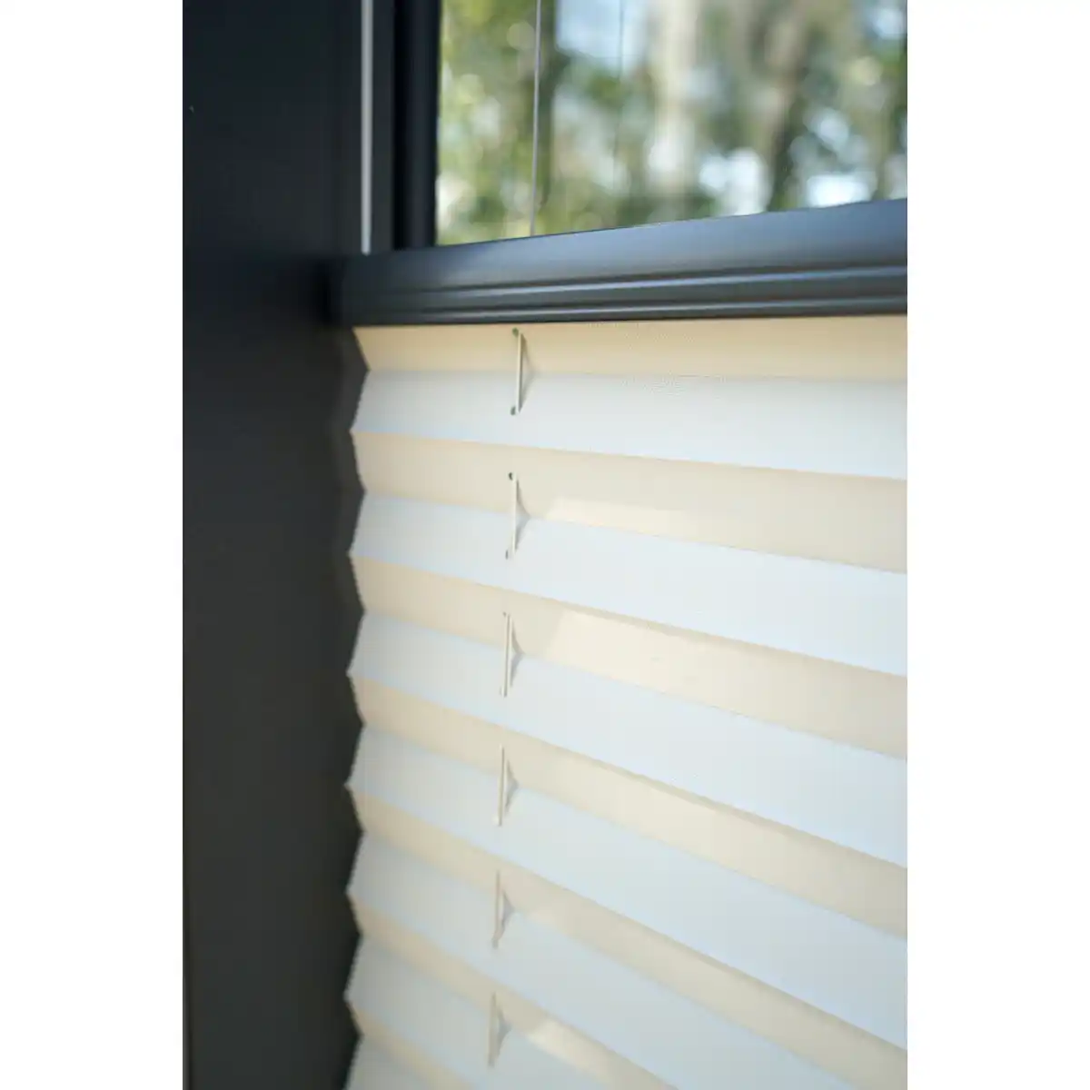 Bild 1 von SunElements Plissee hellgrau 95 x 199 cm für SunGarden Deckenmontage 3 Stück