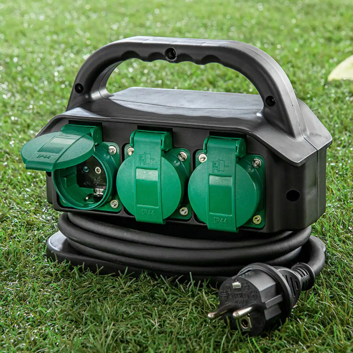 Bild 1 von Powertec Electric 6-fach Außensteckdose