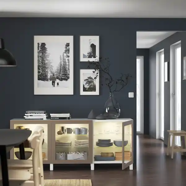 Bild 2 von BESTÅ Aufbewahrung mit Türen, weiß Sindvik/Stubbarp/hell graubraun Klarglas 180x42x74 cm