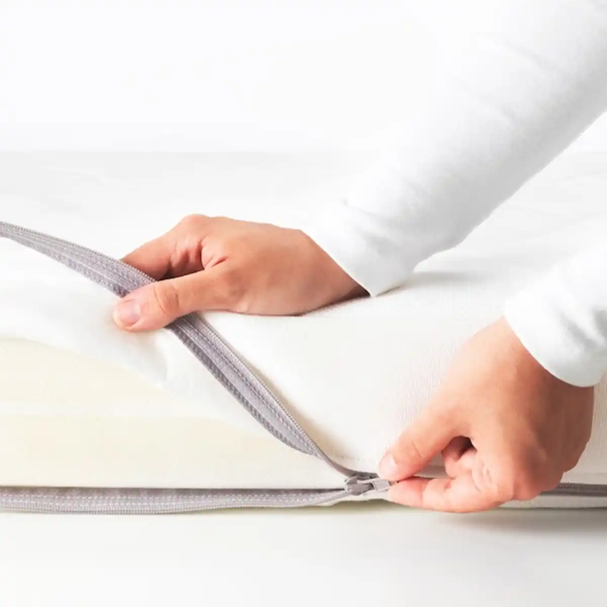 Bild 3 von JÄTTETRÖTT Taschenfederkernmatratze Babybett, weiß 70x140x11 cm