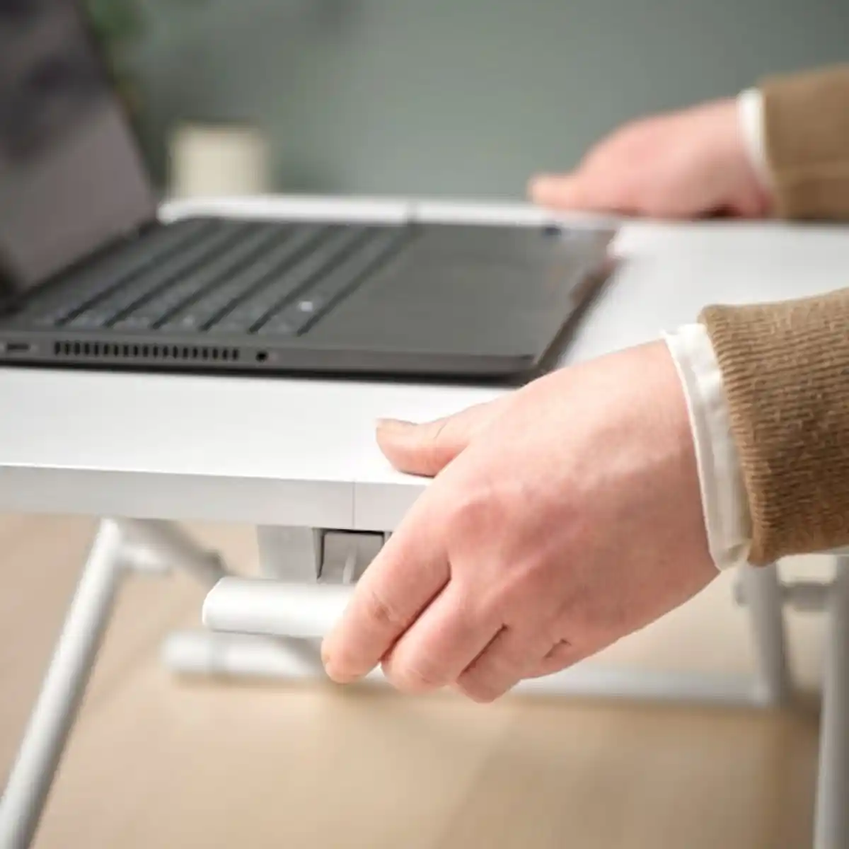 Bild 4 von DUBBLA Laptoptisch, weiß 60x40 cm