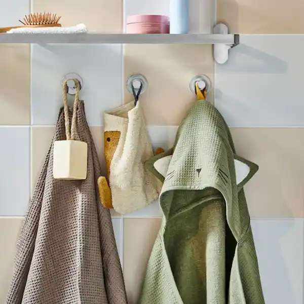 Bild 3 von GULDVÄVARE Babybadetuch mit Kapuze, grün 60x125 cm