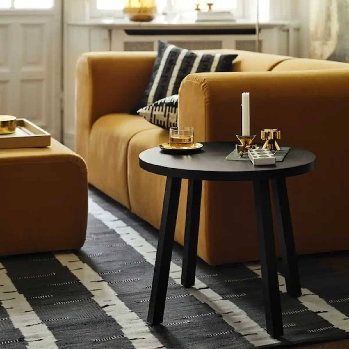 Bild 2 von STOCKHOLM 2025 Beistelltisch