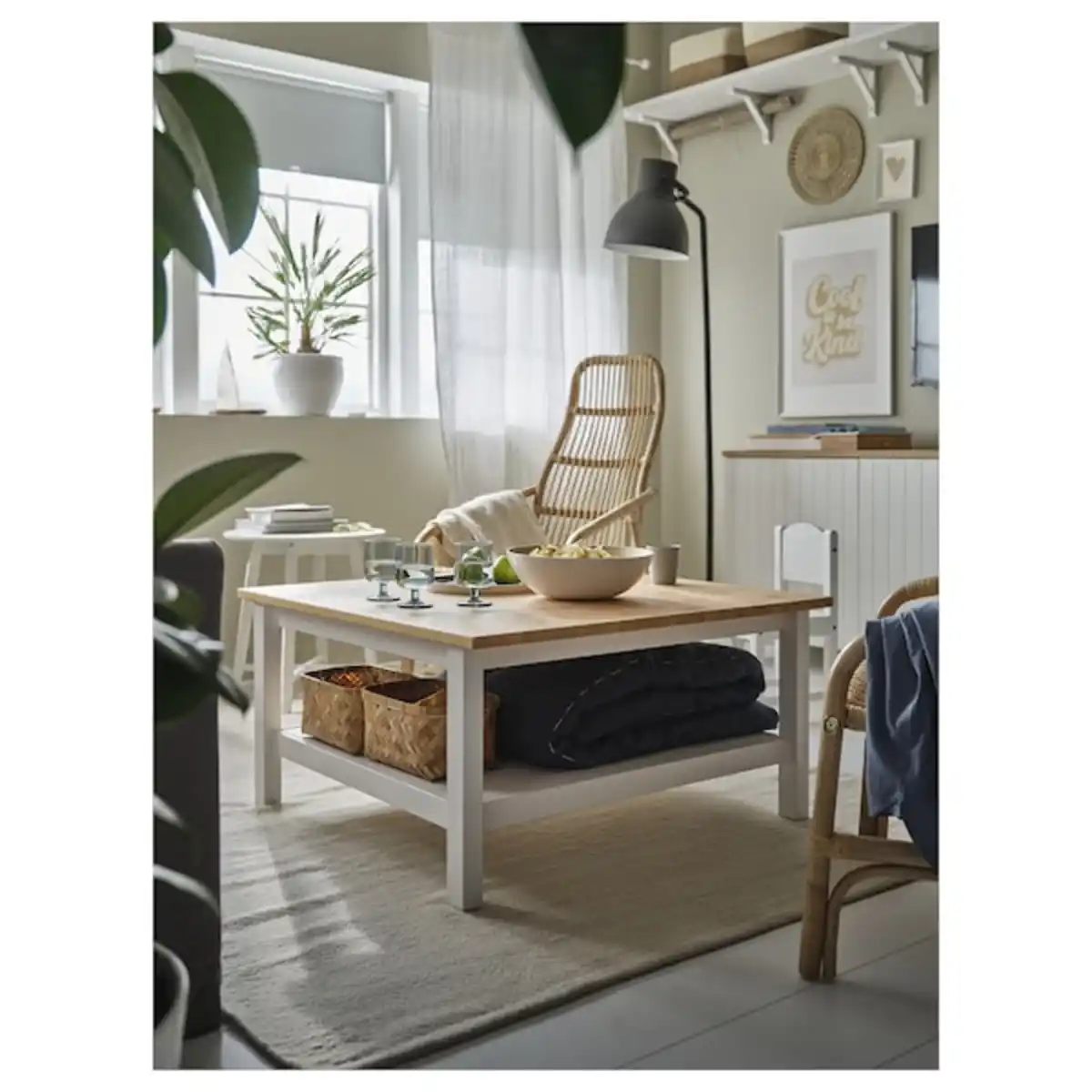 Bild 3 von HEMNES Couchtisch, weiß gebeizt/hellbraun 90x90 cm