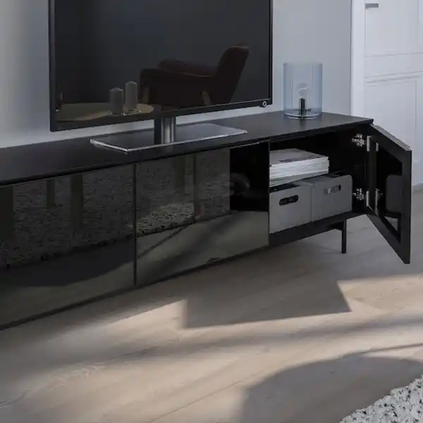 Bild 2 von RANNÄS TV-Bank mit Türen, schwarz/schwarz Glas 178x42 cm