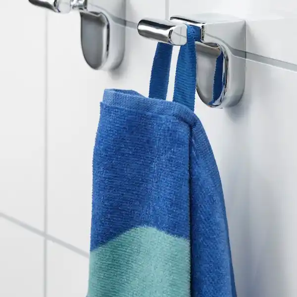 Bild 4 von BLÅVINGAD Badetuch, Schildkrötenmuster/dunkelblau 70x140 cm